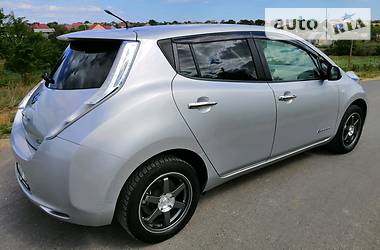 Хэтчбек Nissan Leaf 2011 в Одессе