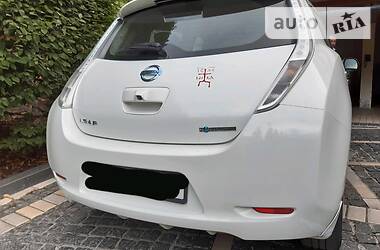 Седан Nissan Leaf 2015 в Києві