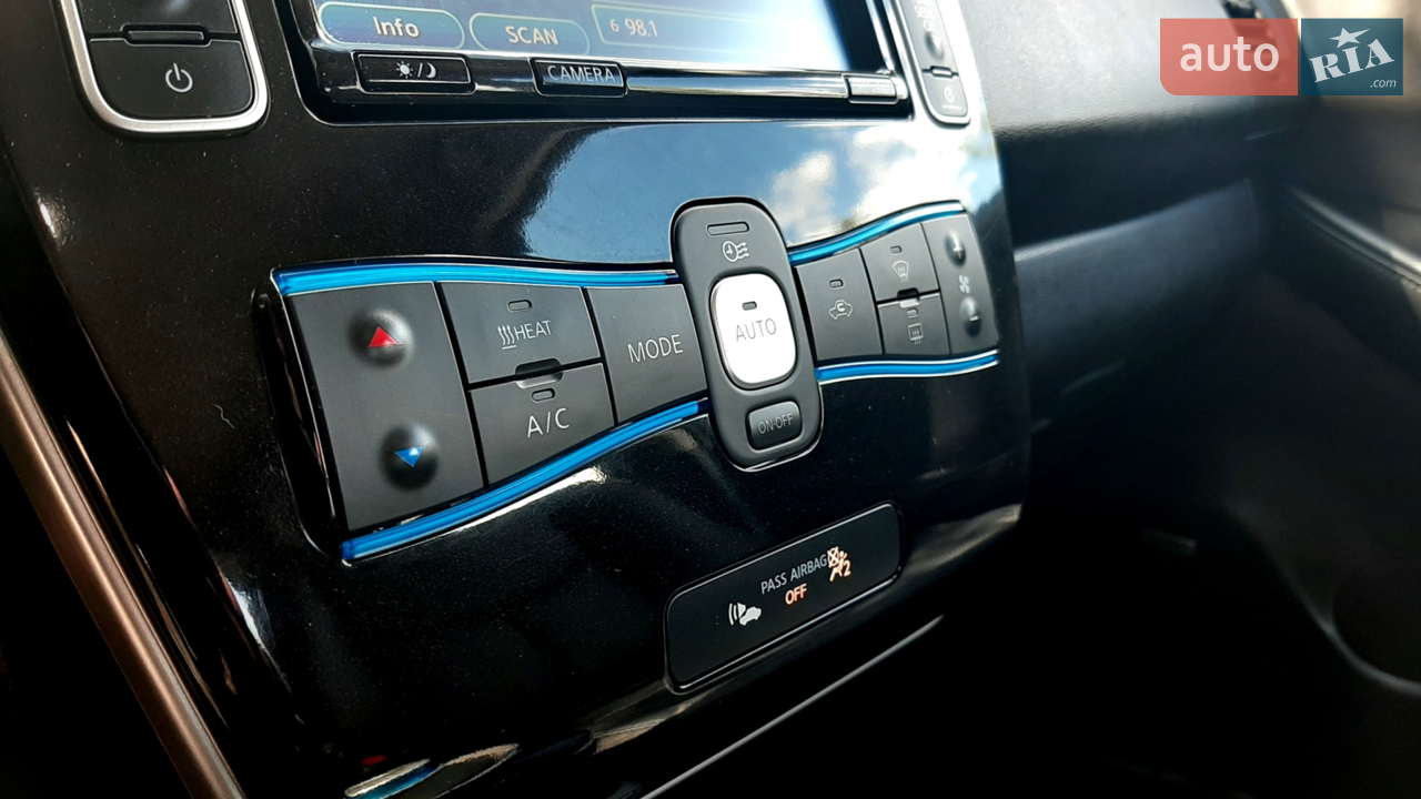 2014 Nissan Leaf - мініатюра 25
