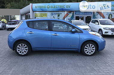 Хетчбек Nissan Leaf 2013 в Дніпрі