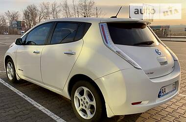 Хэтчбек Nissan Leaf 2013 в Киеве