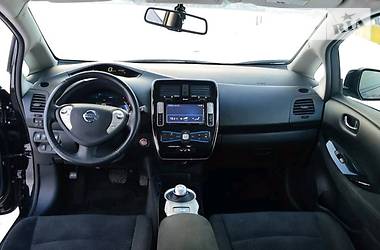 Седан Nissan Leaf 2015 в Киеве