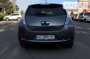 Хэтчбек Nissan Leaf 2014 в Каменском