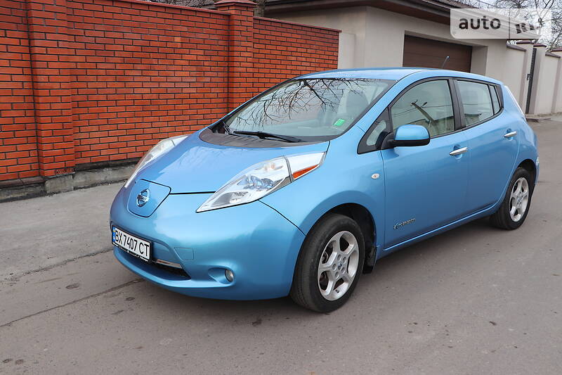 Хэтчбек Nissan Leaf 2011 в Львове