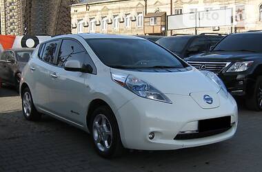 Хетчбек Nissan Leaf 2012 в 