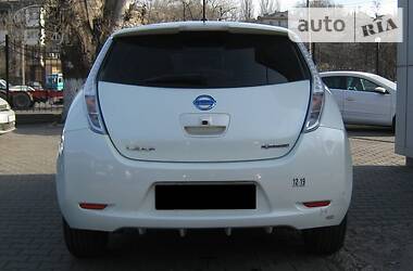 Хетчбек Nissan Leaf 2012 в 