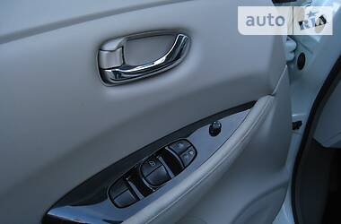 Хетчбек Nissan Leaf 2012 в 