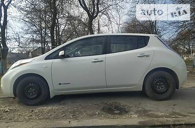 Хетчбек Nissan Leaf 2014 в 