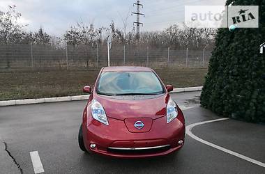 Хетчбек Nissan Leaf 2012 в 