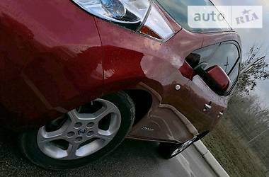 Хетчбек Nissan Leaf 2012 в 