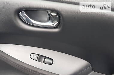 Хетчбек Nissan Leaf 2013 в 