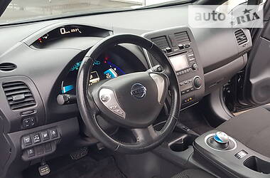 Хетчбек Nissan Leaf 2013 в 