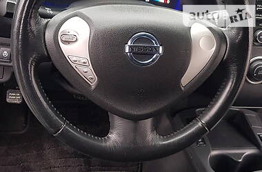 Хетчбек Nissan Leaf 2013 в 