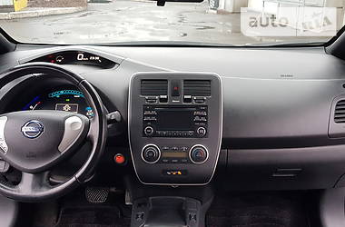 Хетчбек Nissan Leaf 2013 в 
