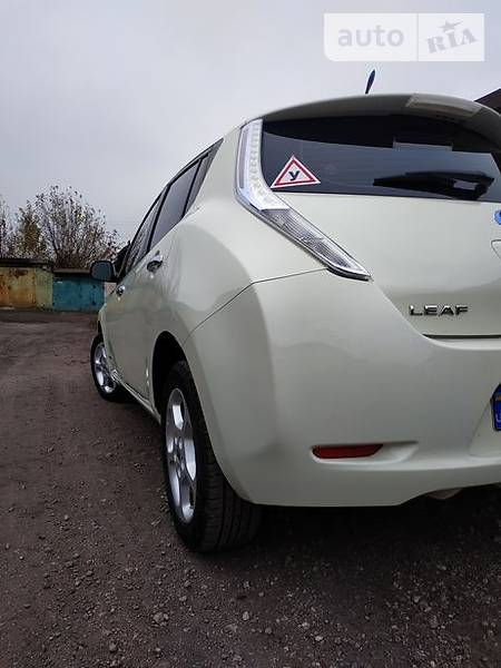 Универсал Nissan Leaf 2011 в Мариуполе