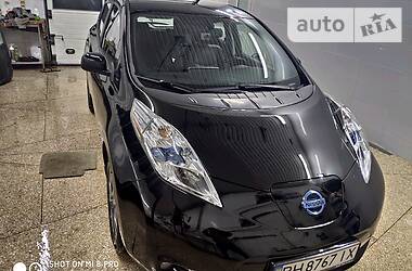 Хетчбек Nissan Leaf 2013 в 