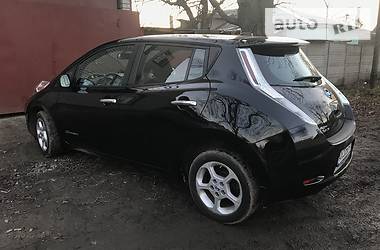 Хетчбек Nissan Leaf 2013 в 