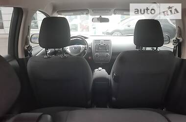 Хетчбек Nissan Leaf 2015 в 