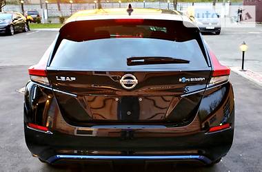 Хетчбек Nissan Leaf 2018 в 