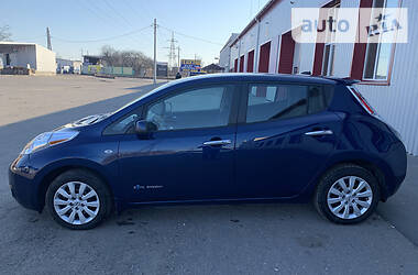 Хетчбек Nissan Leaf 2016 в 