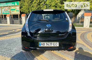 Хетчбек Nissan Leaf 2012 в 
