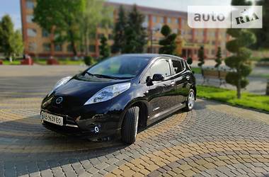 Хетчбек Nissan Leaf 2012 в 