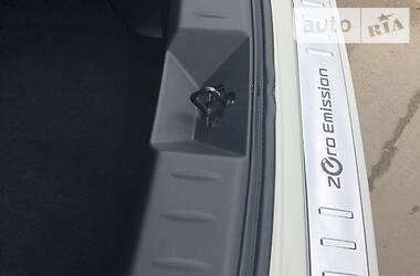 Хэтчбек Nissan Leaf 2018 в 