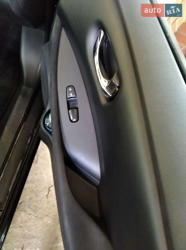 Хэтчбек Nissan Leaf 2015 в Днепре фото 32 Хэтчбек Nissan Leaf 2015 в Днепре