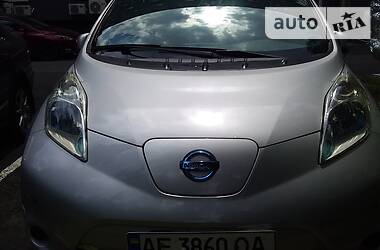 Хетчбек Nissan Leaf 2013 в 
