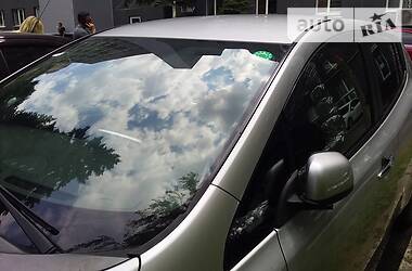 Хетчбек Nissan Leaf 2013 в 