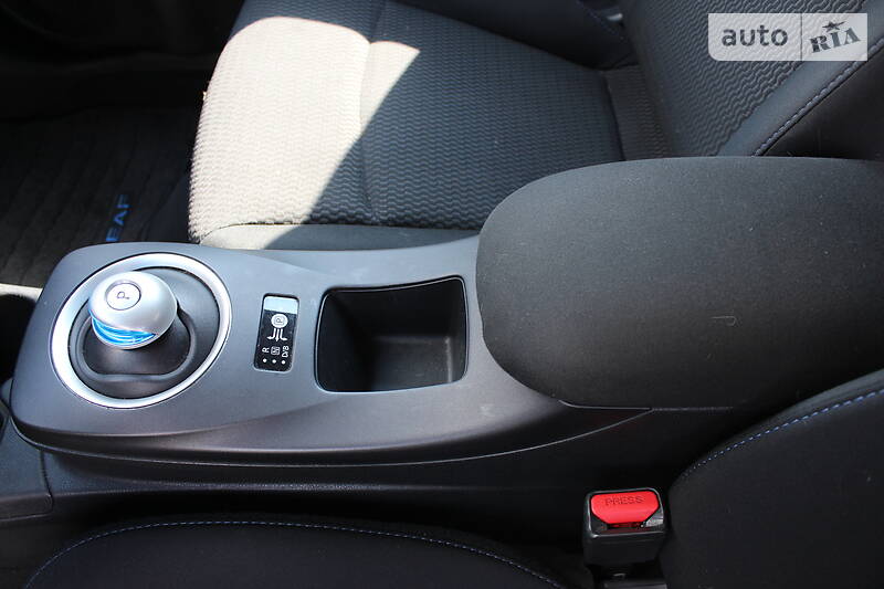 Хетчбек Nissan Leaf 2016 в Києві
