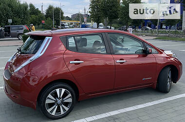 Хетчбек Nissan Leaf 2013 в Хмельницькому