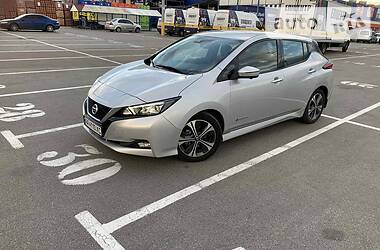 Хэтчбек Nissan Leaf 2018 в Киеве