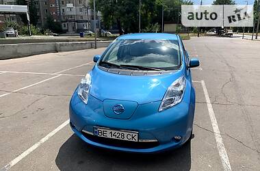 Хэтчбек Nissan Leaf 2012 в Николаеве