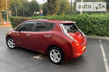 Хетчбек Nissan Leaf 2013 в 