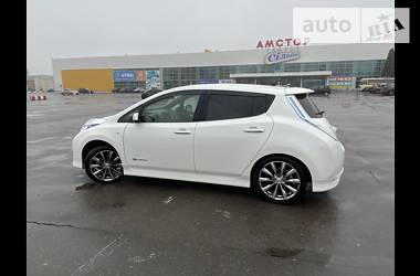 Хэтчбек Nissan Leaf 2014 в Бердянске