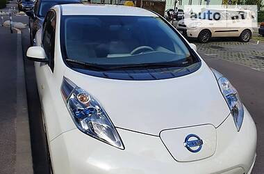 Хетчбек Nissan Leaf 2015 в Києві