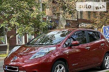 Хэтчбек Nissan Leaf 2011 в Херсоне