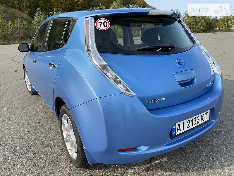 Хетчбек Nissan Leaf 2013 в Вишгороді