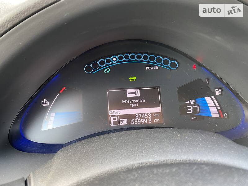 Хетчбек Nissan Leaf 2013 в Вишгороді