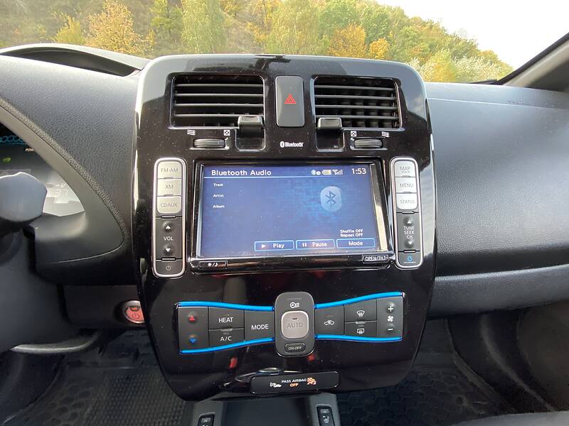 Хетчбек Nissan Leaf 2013 в Вишгороді