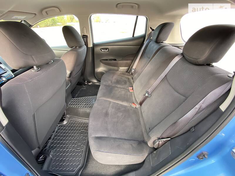 Хетчбек Nissan Leaf 2013 в Вишгороді