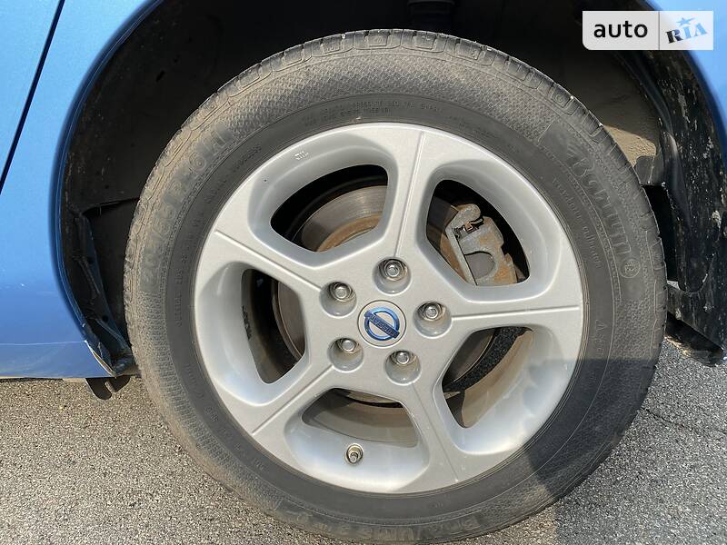 Хетчбек Nissan Leaf 2013 в Вишгороді