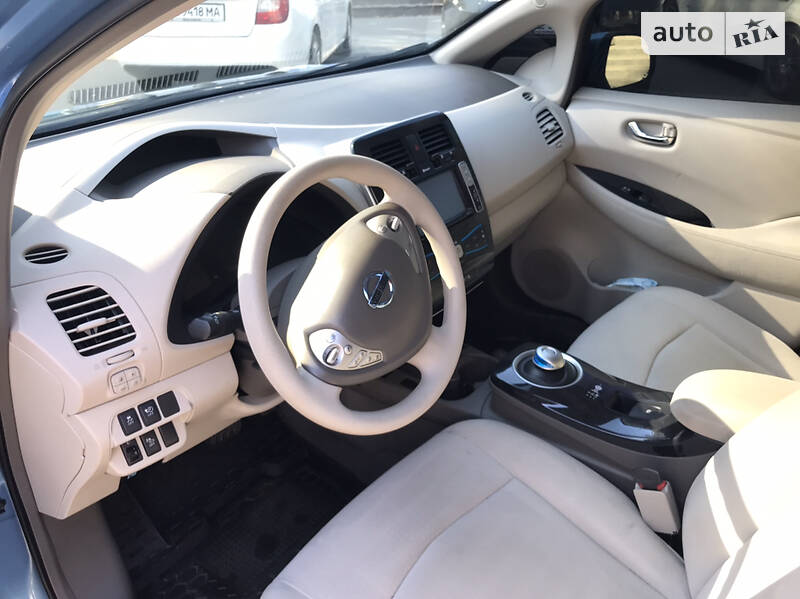 Хетчбек Nissan Leaf 2011 в Кривому Розі