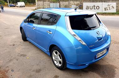 Хэтчбек Nissan Leaf 2011 в Одессе