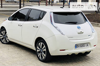 Седан Nissan Leaf 2014 в Одессе