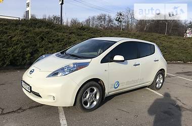 Хэтчбек Nissan Leaf 2011 в Умани