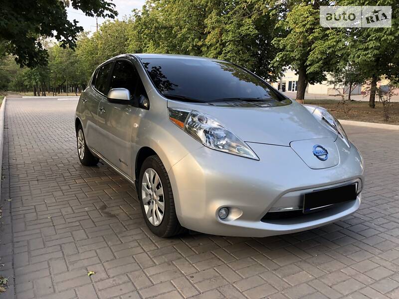 Хэтчбек Nissan Leaf 2013 в Киеве