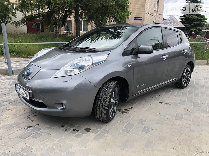 Хэтчбек Nissan Leaf 2015 в Тернополе