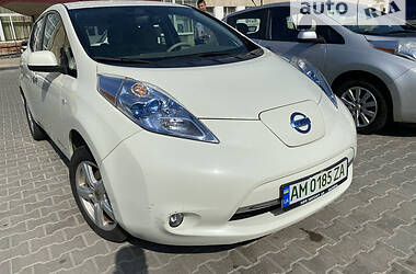 Седан Nissan Leaf 2012 в Звягеле